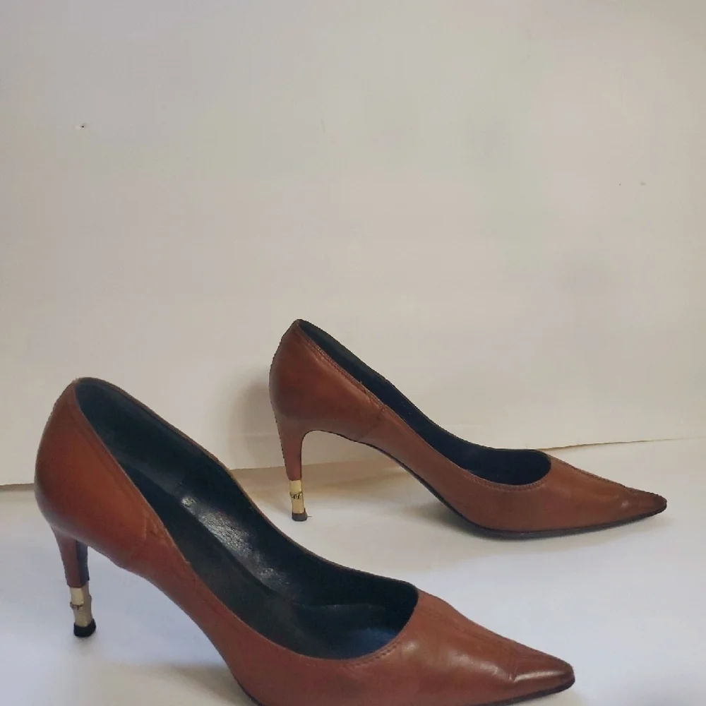 Authentic Gucci Brown Leather Pointed Toe Pumps With Gold Heel Accent, Size 9.5B - Picture 6 of 11